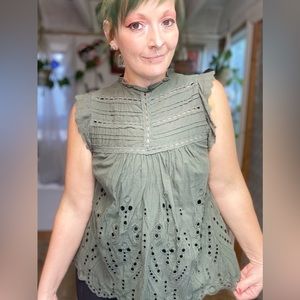 Adiva Sage Green Eyelet Hugh Neck Sleeveless Preppy Top Size Medium